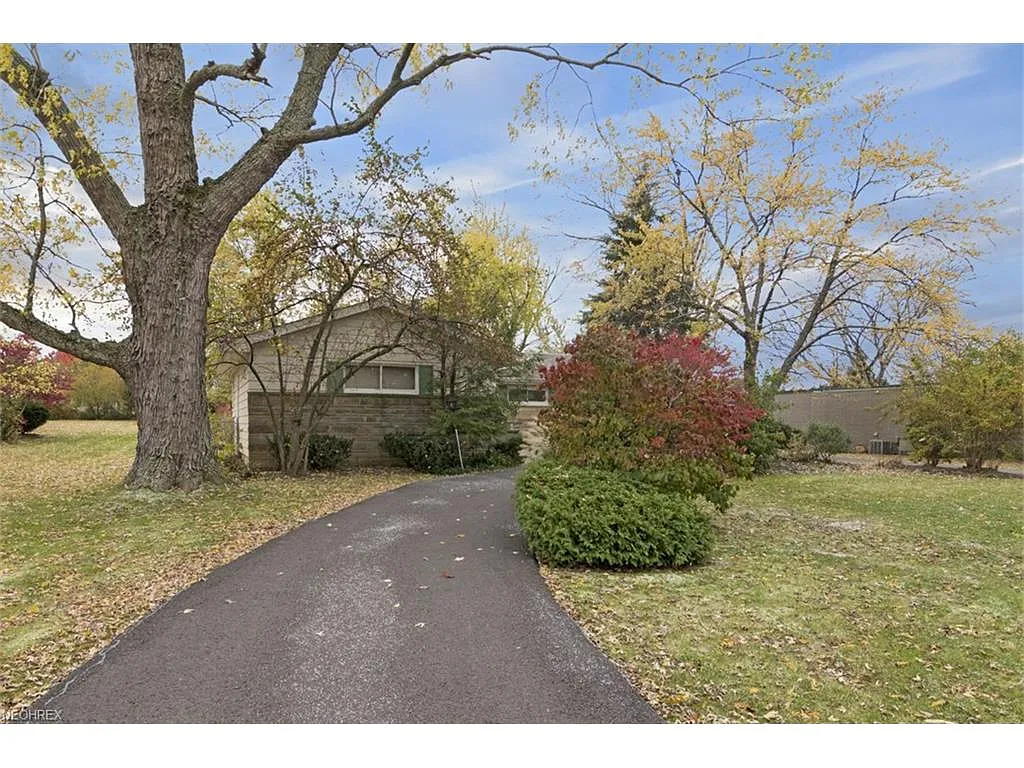 24896 Tunbridge Ln photo 1