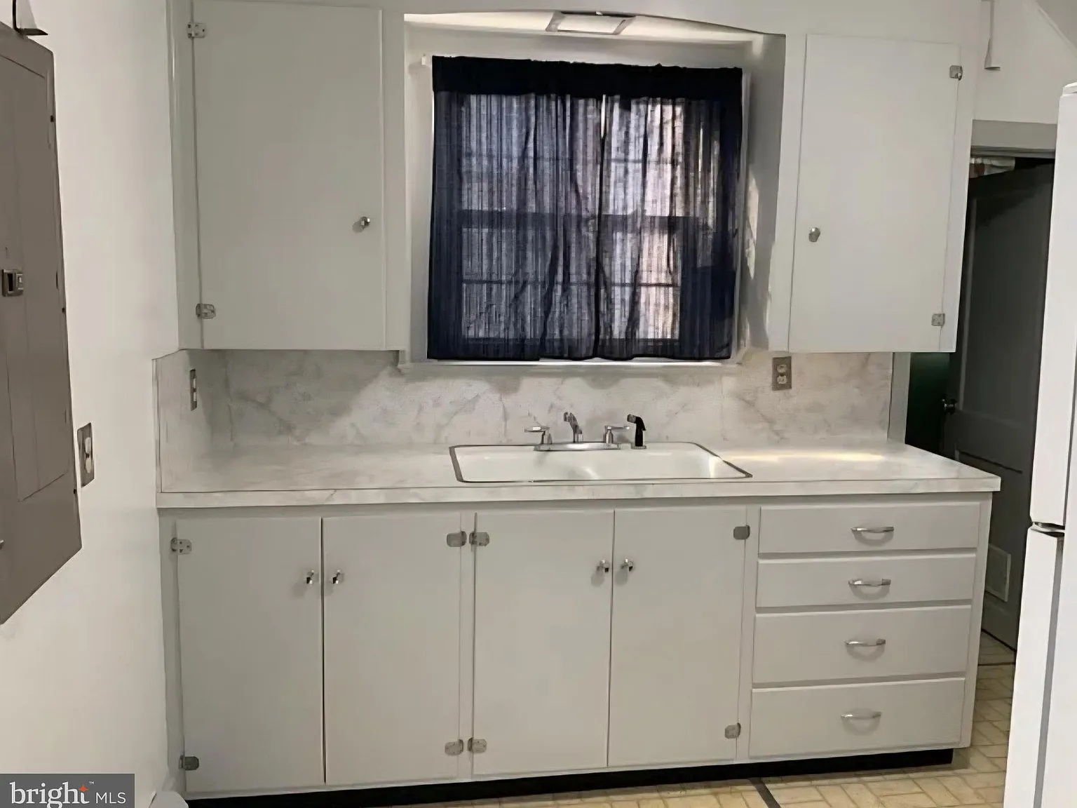 2 bed, 1.5 bath, 1200 sqft, $2,000 — Photo 4