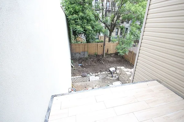 Rented by Lodger Corp | media 13