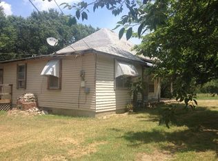 802 W Olive St, Tyro, KS 67364
