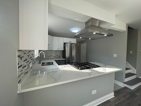 4th image of 4009 N Grant St