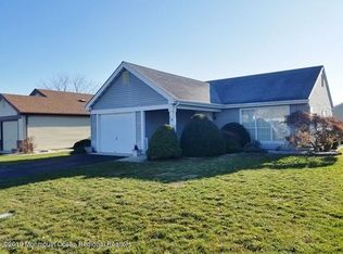 13 Greenwich Ave, Manchester, NJ 08759