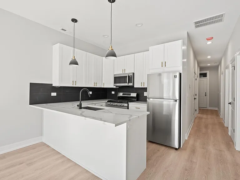 2540 W Cortez St #2F — Photo 4