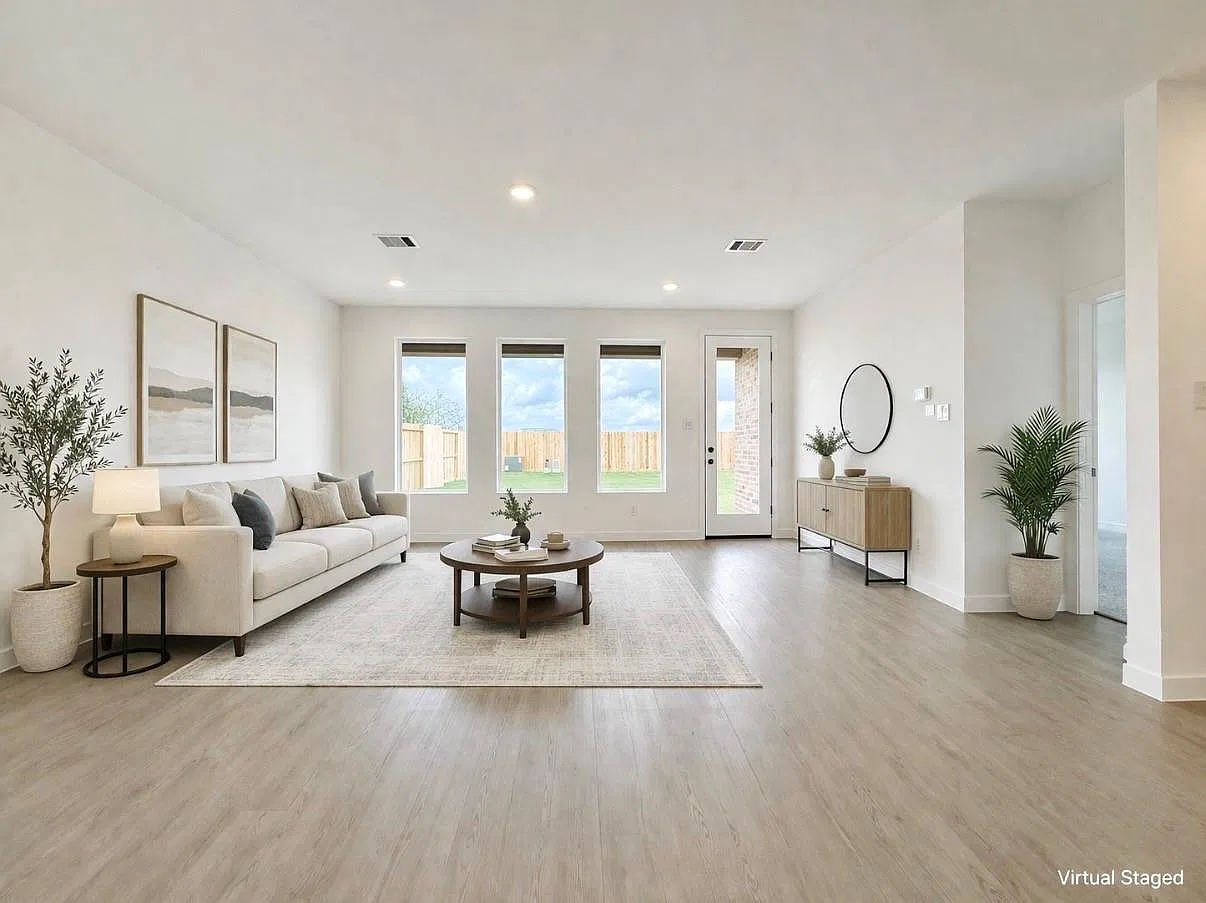 4 bed, 2.0 bath, 1908 sqft, $2,595 — Photo 4
