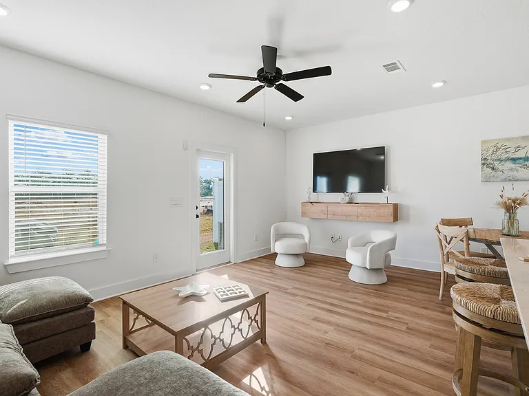 272 Phillips Bluff Ave — Photo 9