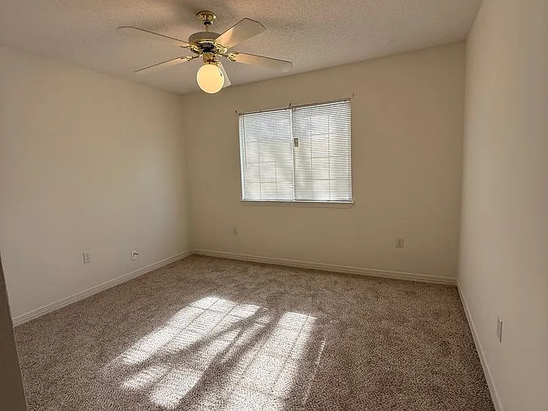 946 Rachel Dr #C — Photo 14