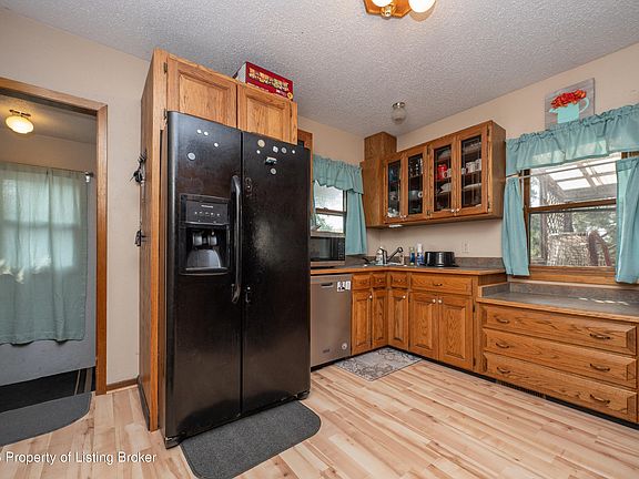4th image of 420 7th St W