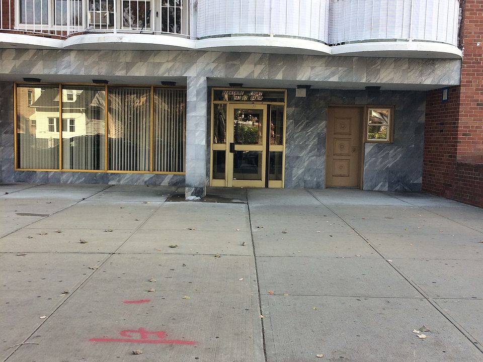 1st image of 12549 83rd Dr #7th