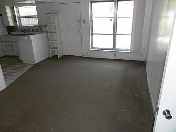 4th image of 3201 W Walnut St