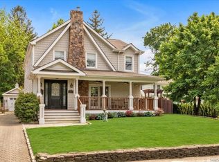 42 Bayview Ave, Port Washington, NY 11050