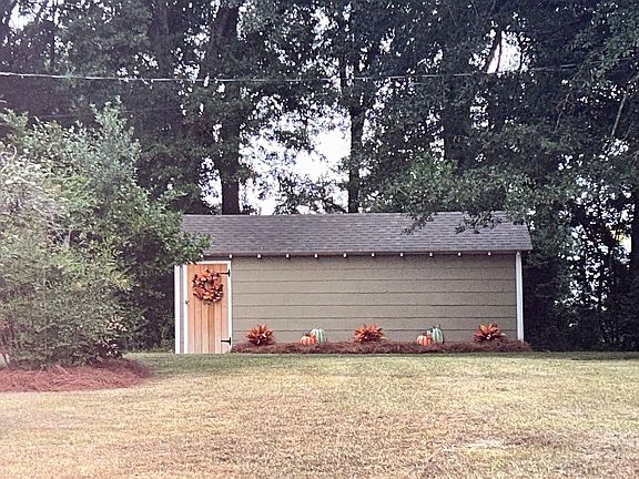 2nd image of 25 E Ridge Rd