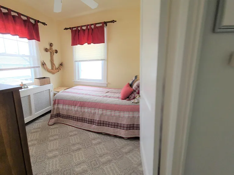 425 N Kenyon Ave — Photo 25