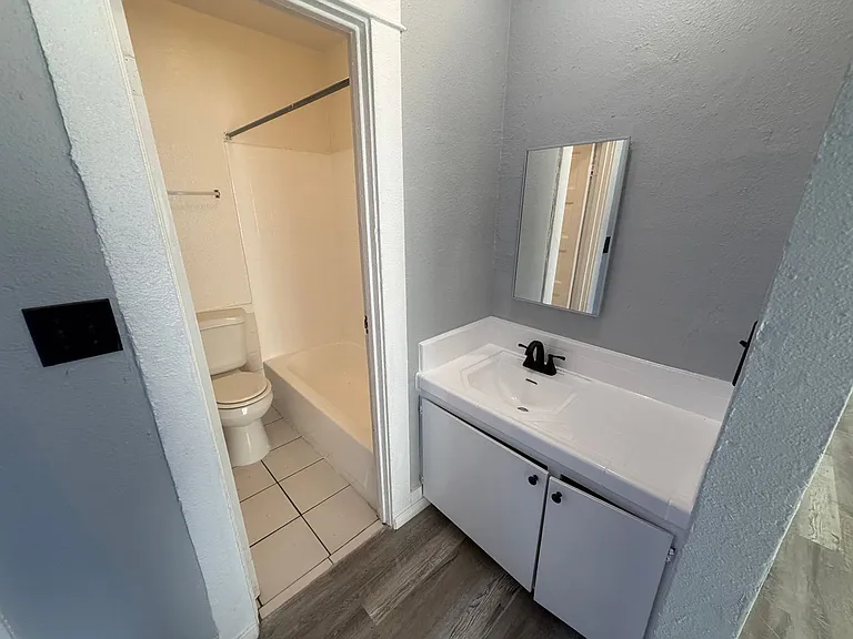 1128 Raymond Ave — Photo 9