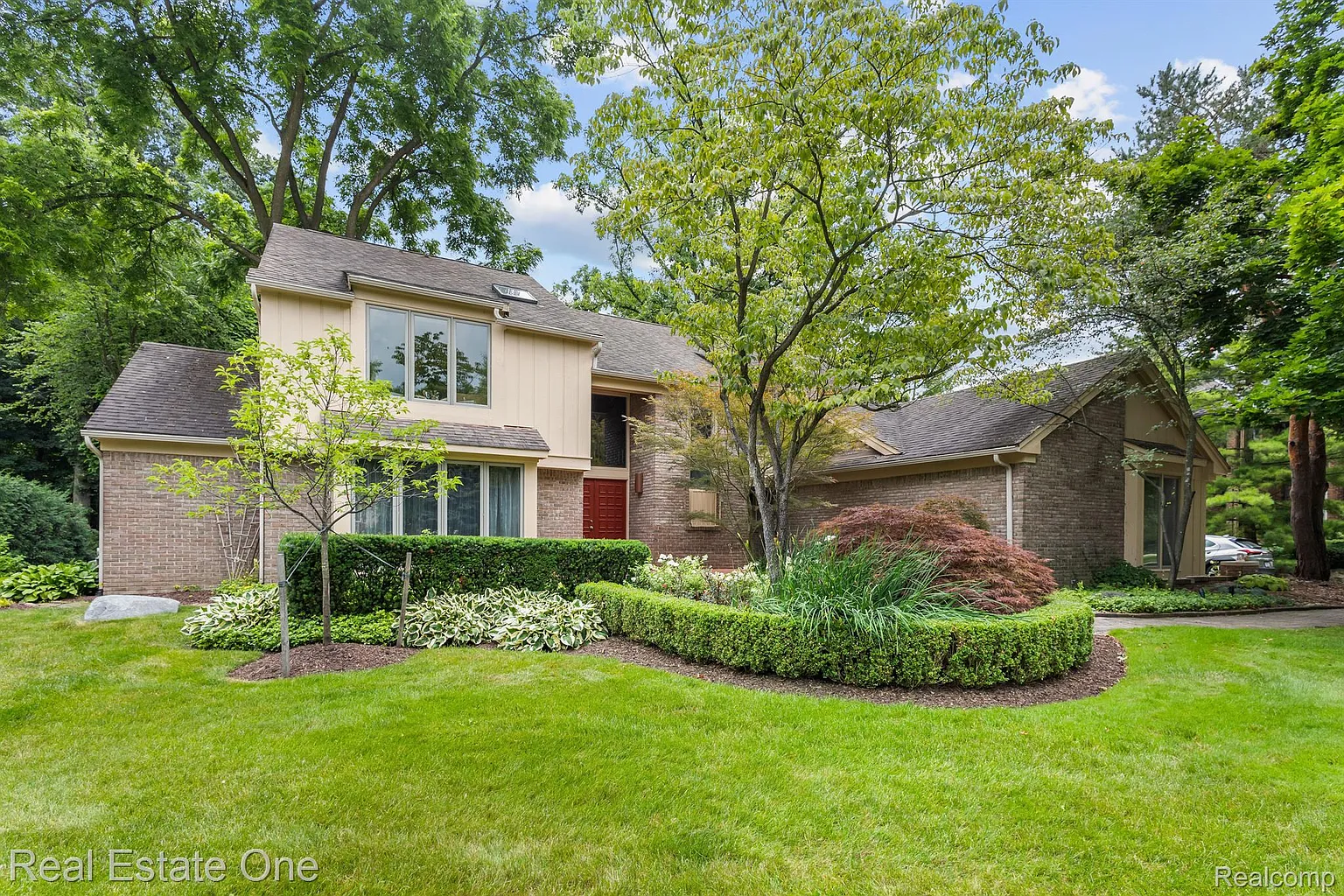 4752 Rivers Edge Dr photo 1