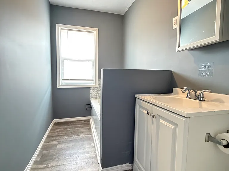 2114 Wayne Ave — Photo 5