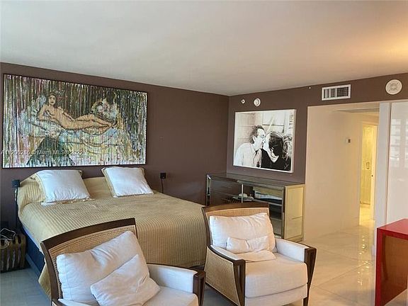 3rd image of 100 Lincoln Rd #1128