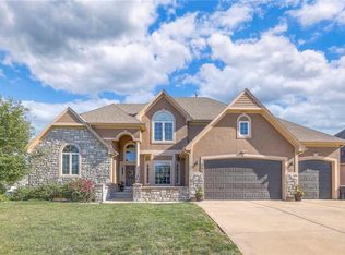 290 SW Point Shore Dr, Lees Summit, MO 64082