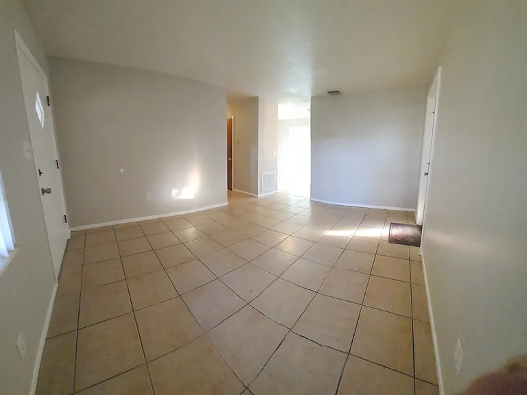 10820 Margaret Dr — Photo 9