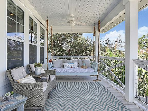 covered front porch 