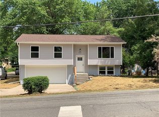 2605 Blackwell Rd, Saint Joseph, MO 64505