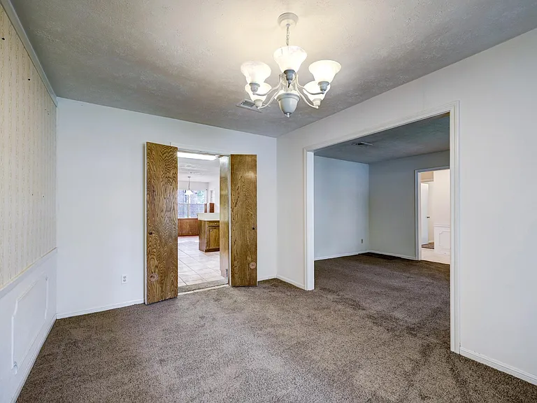 25403 Lynbriar Ln — Photo 5
