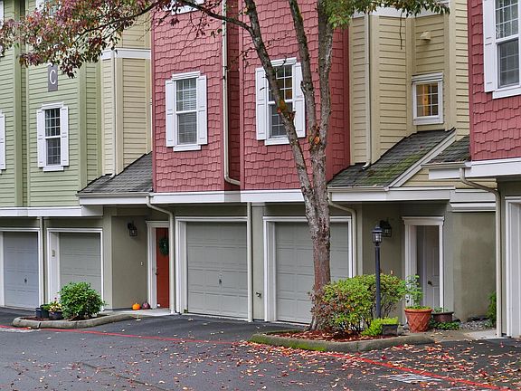 End unit w/private entrance.