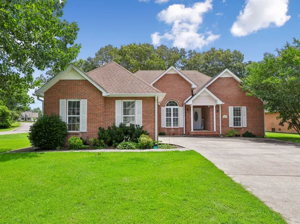 201 Jennings Cir, Tullahoma, TN 37388