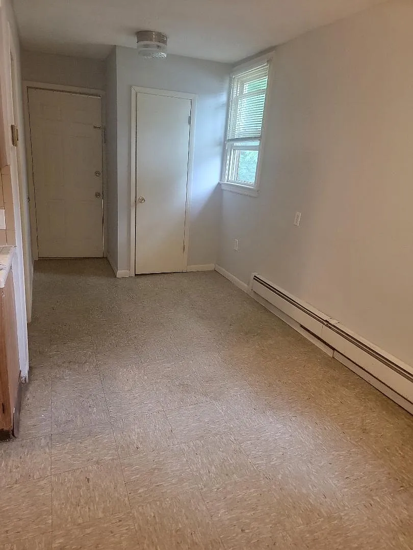 1 bed, 800 sqft, $1,225 — Photo 2