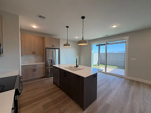 618 E Hemsworth Ln Photo 1