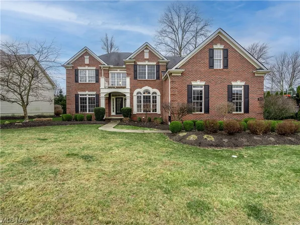 20527 Donegal Ln, Strongsville, OH 44149