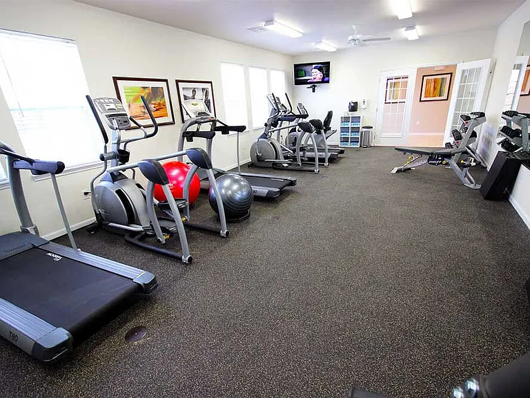 Arborwood Apartments — Photo 42