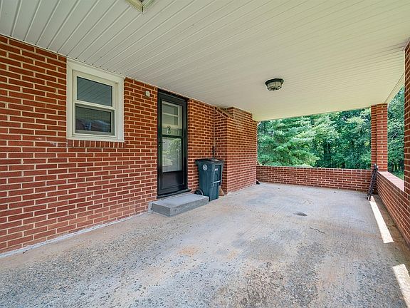 5th image of 109 Vista Ln