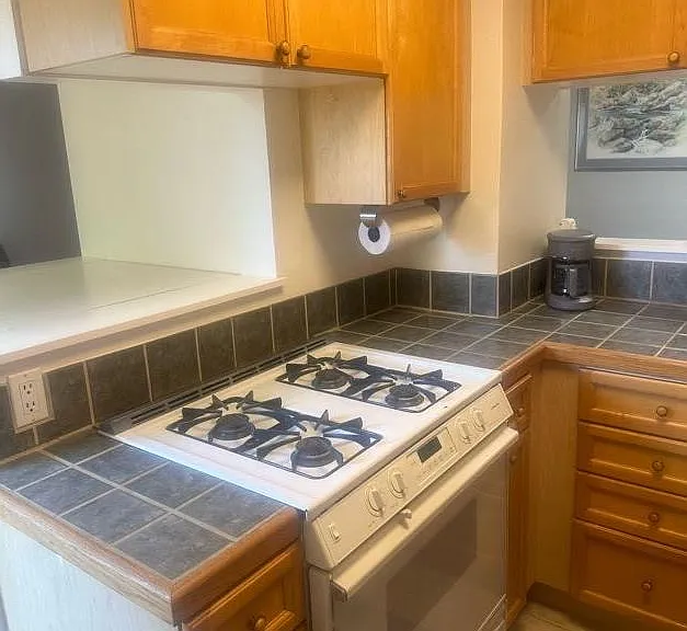 327 Hermosa Dr NE #327 — Photo 7