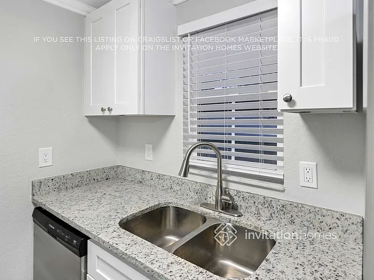 431 Floridana Dr — Photo 11