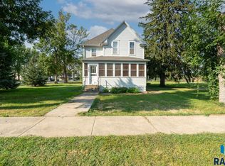 100 E Rummel Ave, Lennox, SD 57039