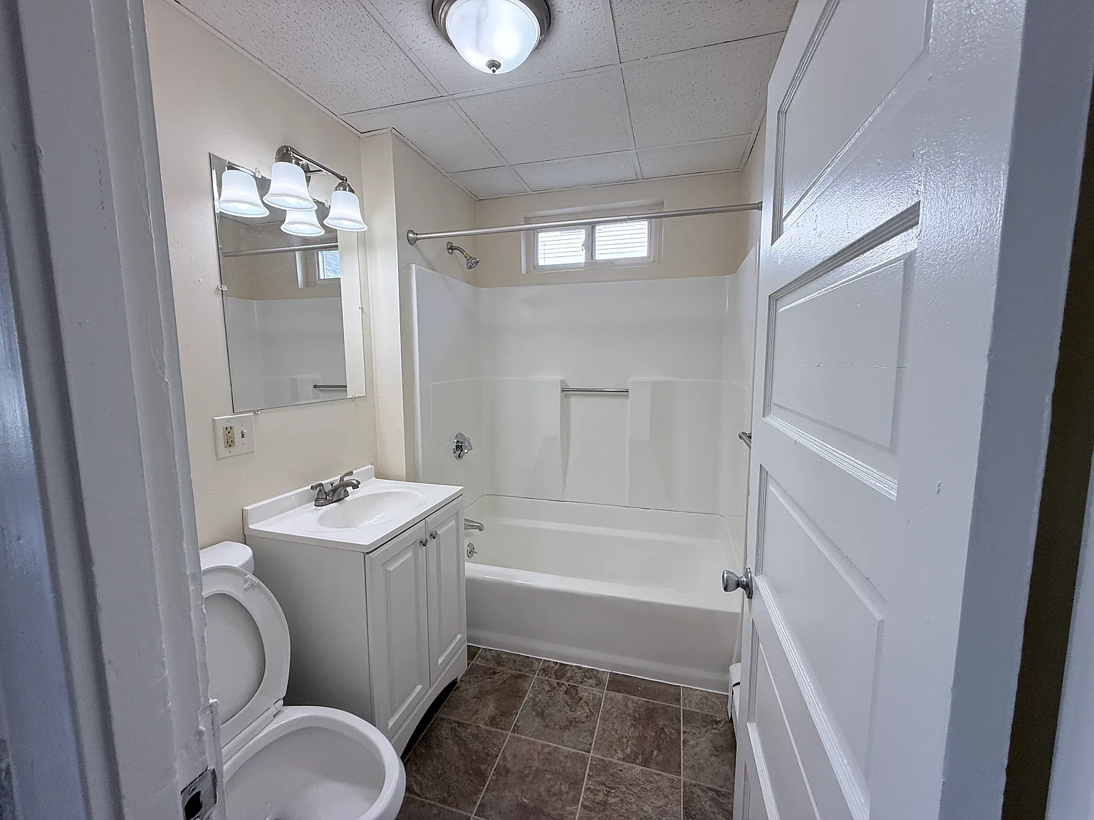 2 bed, $1,425 — Photo 2