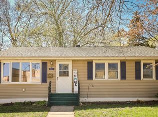 211 Beech St, Chaska, MN 55318