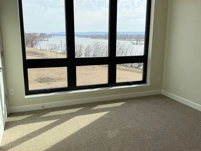Brand New - War Eagle Apartments in the River Point District — Photo 41