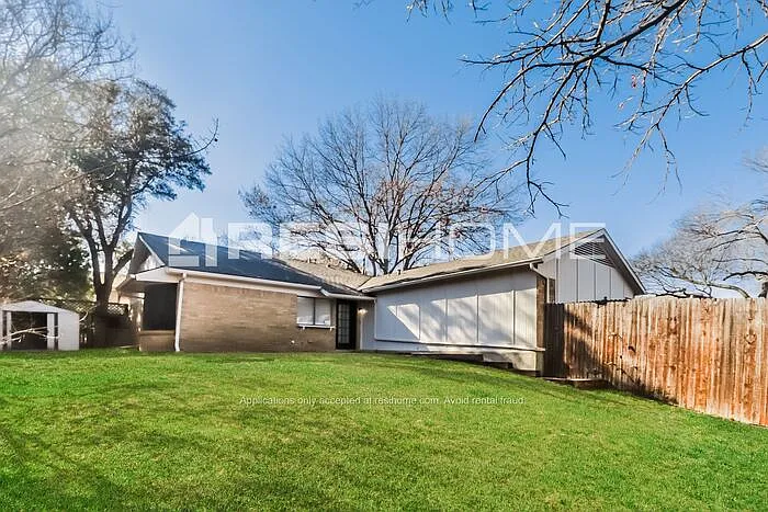 3105 Princess Ln — Photo 13