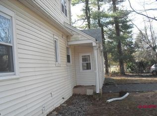 9 Kafka Dr, Green Brook, NJ 08812