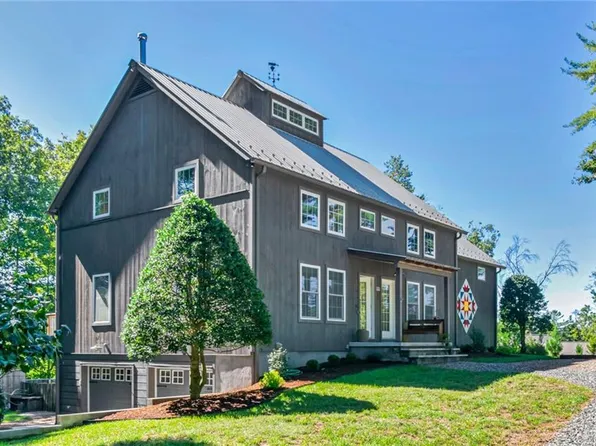 145 Decoy Dr, Wilkesboro, NC 28697