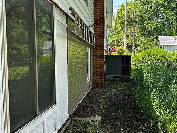 4th image of 229 D St
