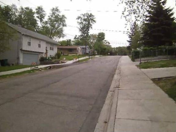 2nd image of 631 Oakwood Dr