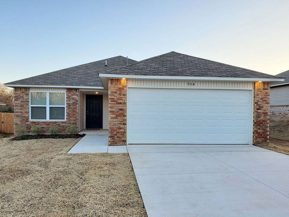 1st image of 904 Riverrun Dr