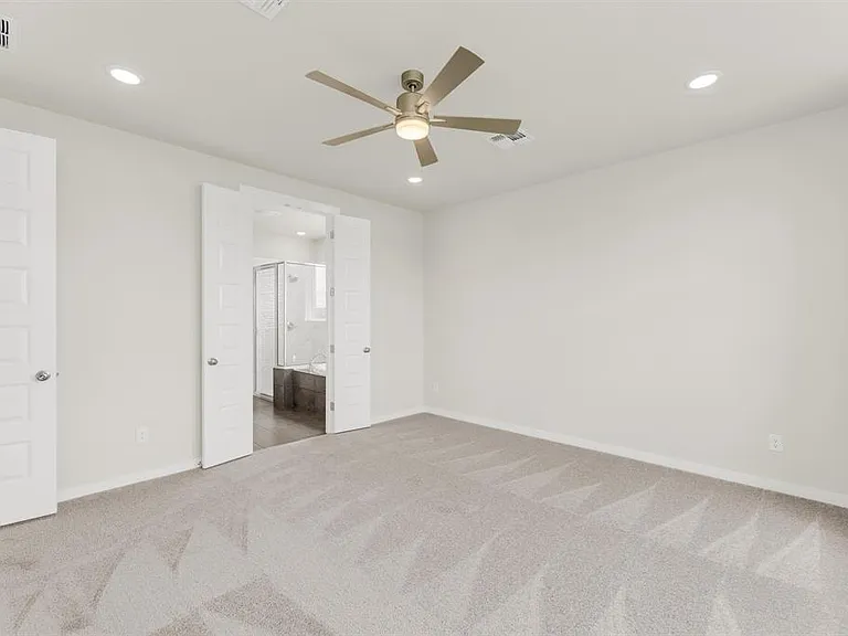 324 Amista Dr — Photo 15
