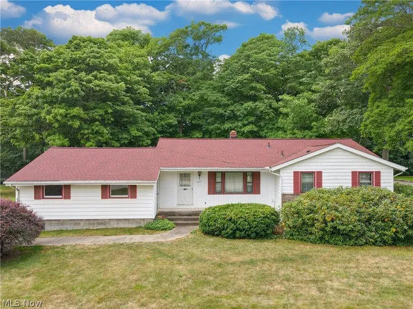3252 Dowling Dr, Akron, OH 44333