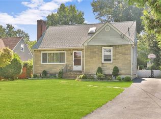 150 Jefferson Ave, Thornwood, NY 10594