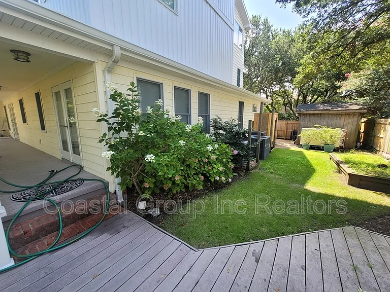2309 Wake Forest St — Photo 16
