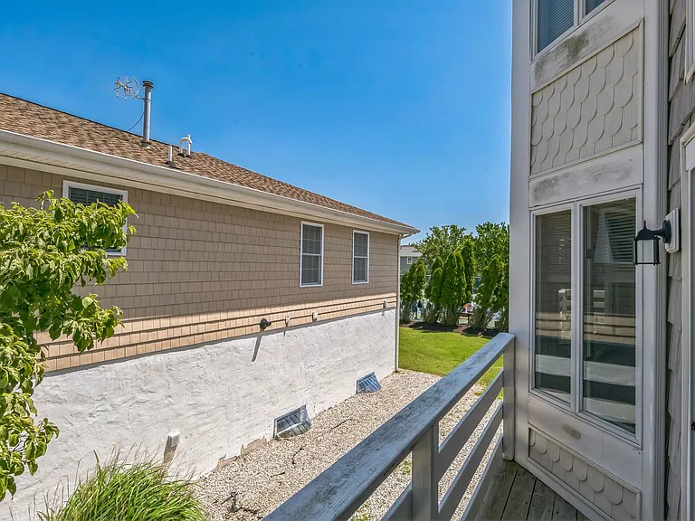 101 W Cape Shores Dr — Photo 43