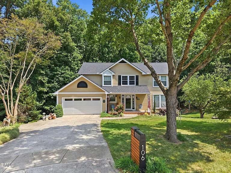 106 Dilworth Ct — Photo 2